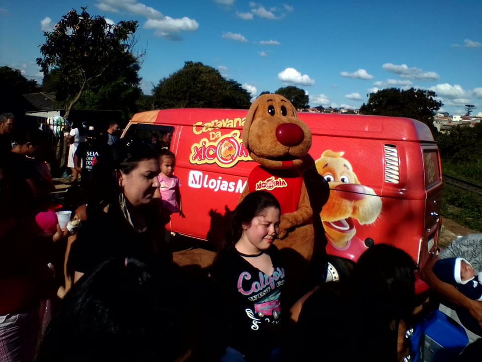 Foto 5 / Caravana da Xicória entrega doces e brinquedos no Dia das Crianças 